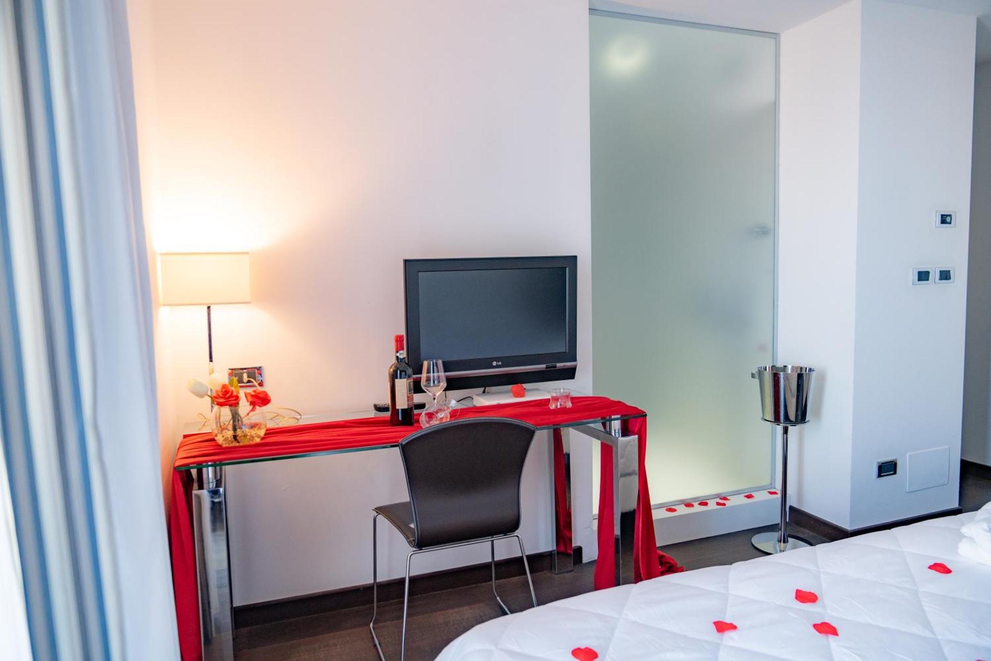 Hotel Napoleon Torre Melissa Eksteriør billede