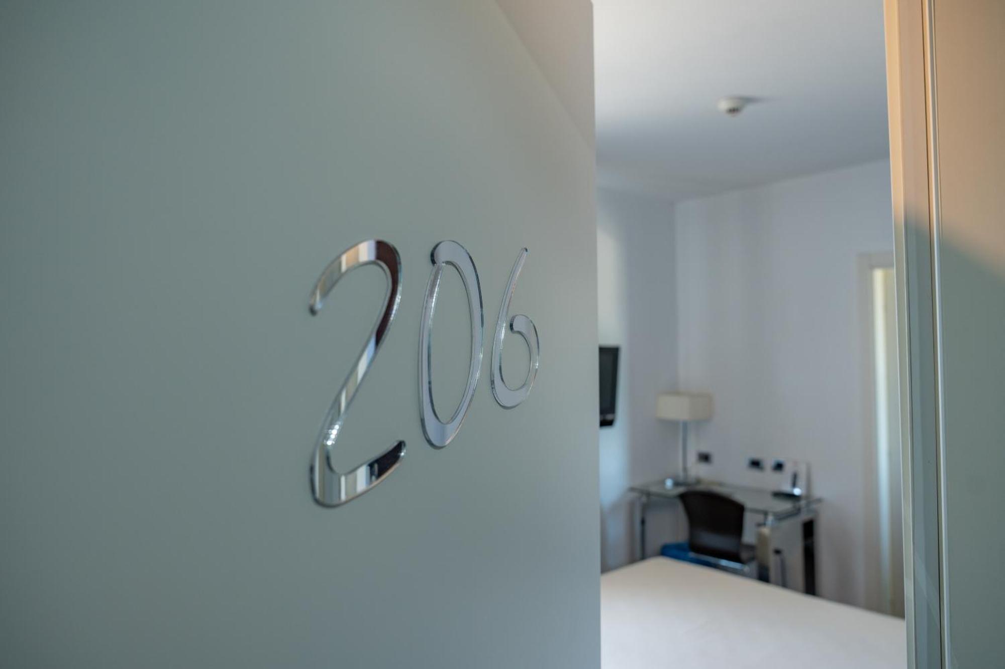 Hotel Napoleon Torre Melissa Eksteriør billede