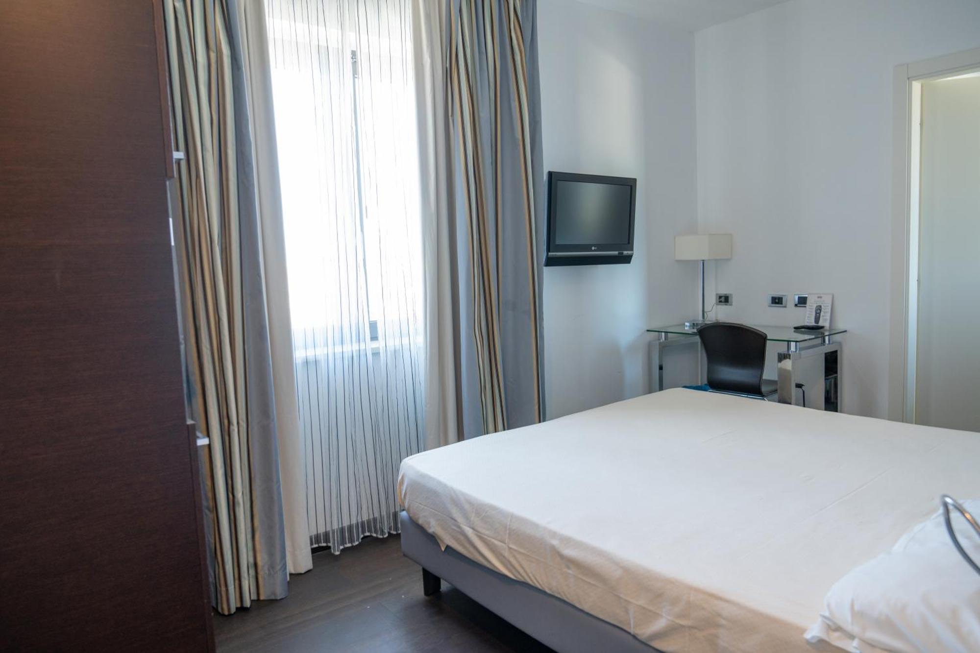 Hotel Napoleon Torre Melissa Eksteriør billede