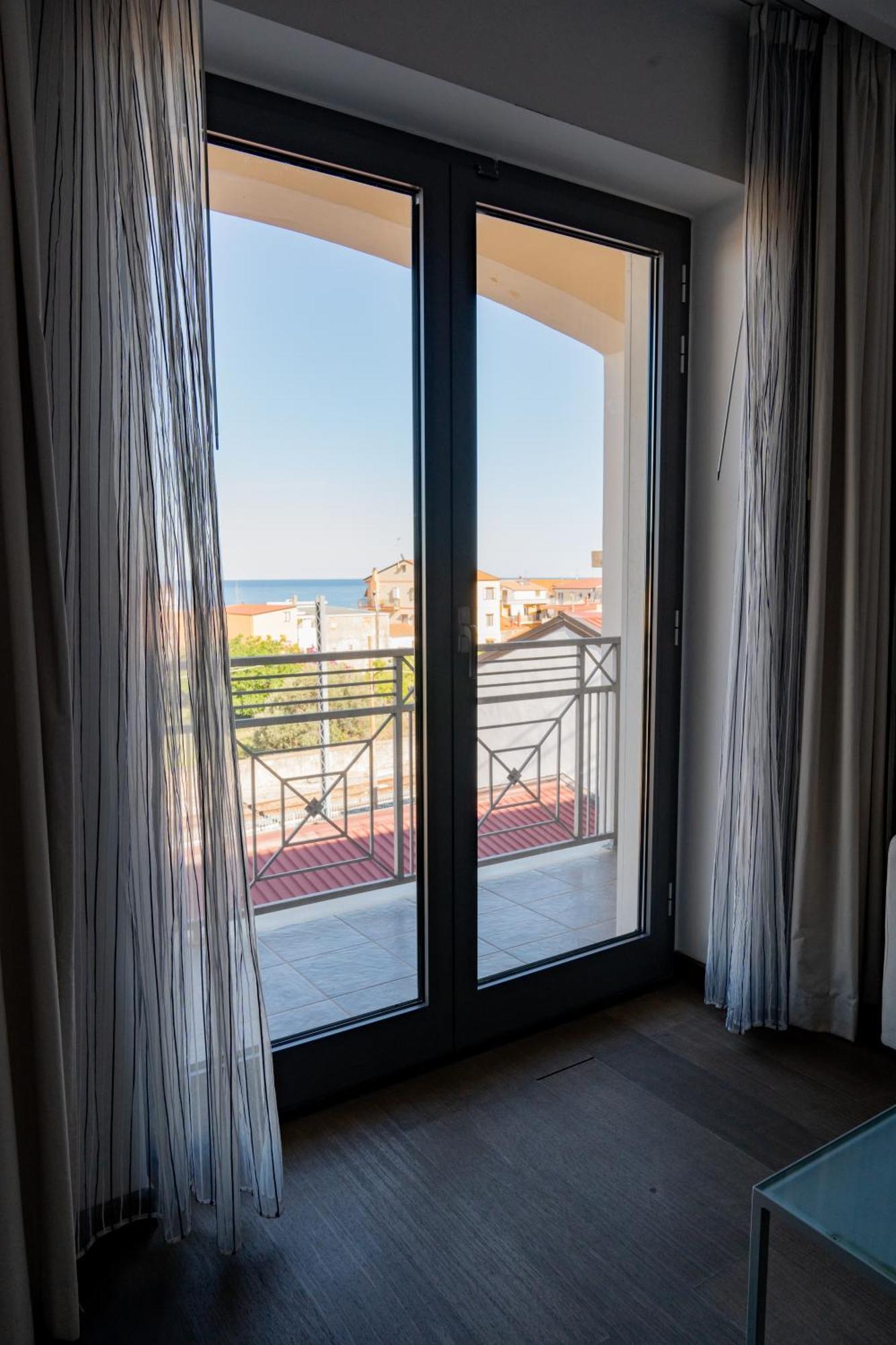 Hotel Napoleon Torre Melissa Eksteriør billede